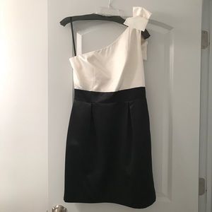 NWT Laundy Dress in size 8